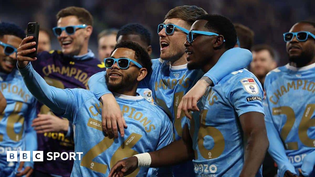 مسابقة كرة القدم: حدد جميع الفائزين بالدوري الإنجليزي الممتاز.