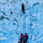 مسار إيفرست يتجاوز عقبة كبرى بعد حذف كتلة ثلجية ضخمة | UN-News.