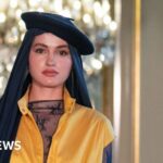 معتمدون يعرضون فساتين زهرية وملابس شارع مستوحاة من الحجاب في باريس