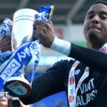 ناتن تروت: كارديف سيتي تأمل التوقيع مع حارس مرمى على عقد دائم.