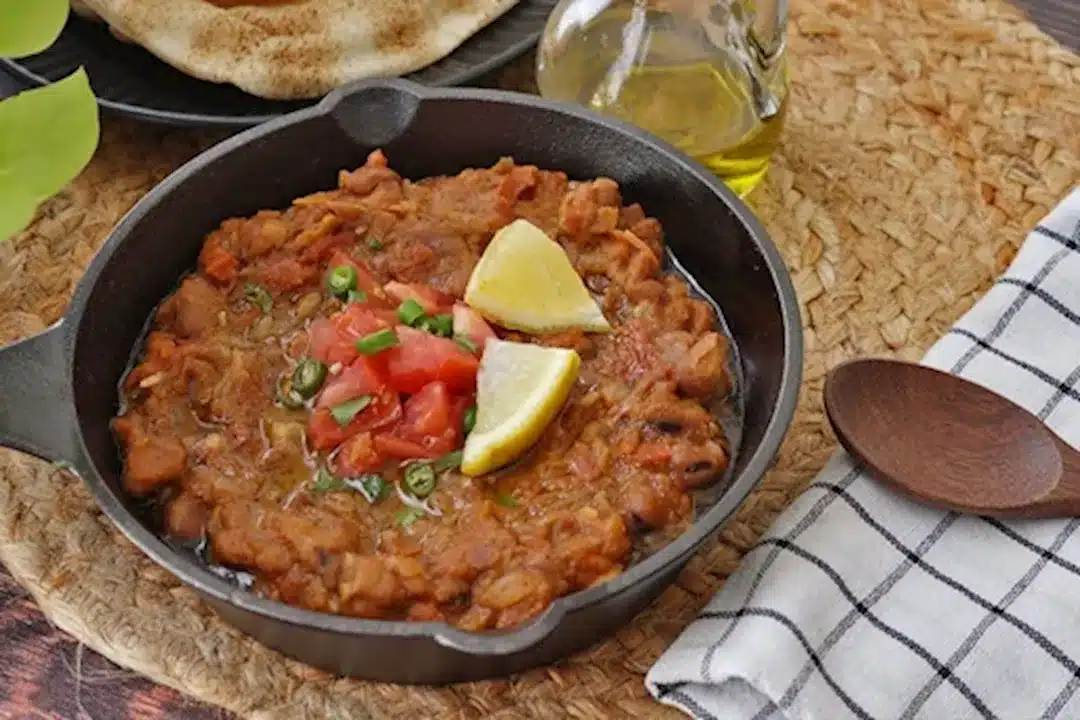 أسامة حمدي: الفول المدمس هو فطور مثالي وصحي للجسم.