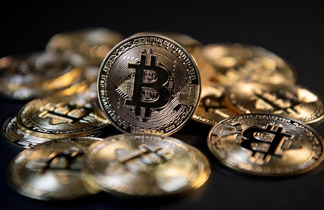 البيتكوين يسجل أفضل صعود منذ 31 يناير والأسعار ترتفع إلى مستويات قياسية.
